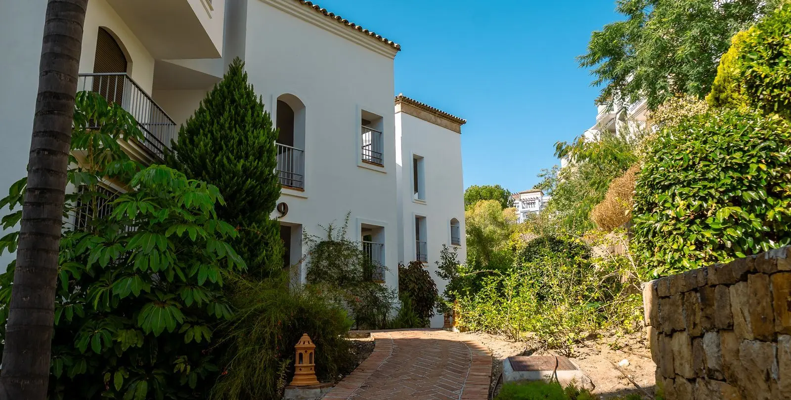 Venta de apartamento en planta media en Los Arqueros 32