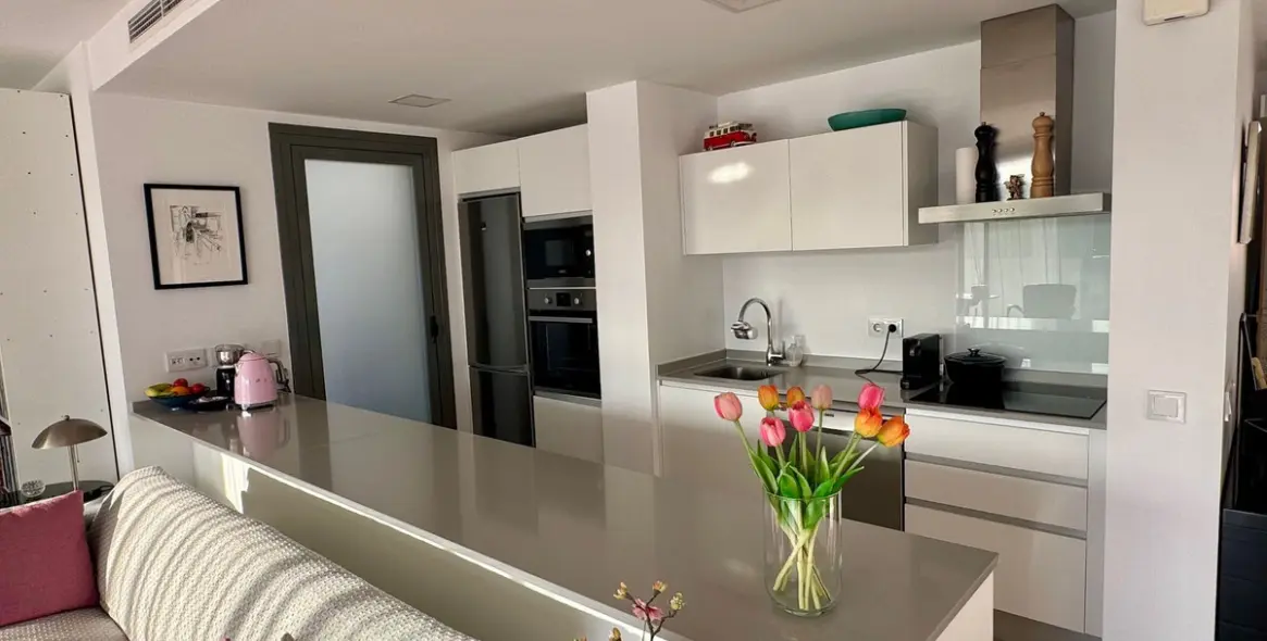 Sale of penthouse in Casares 5