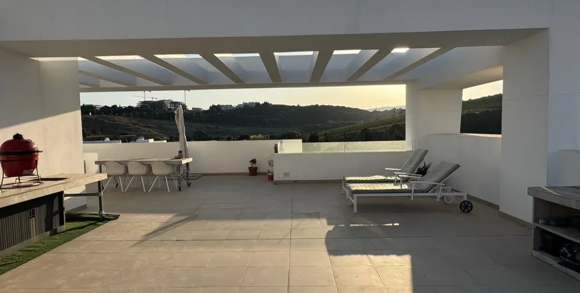 Sale of penthouse in Casares 21