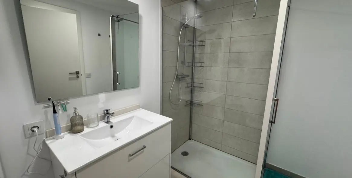 Sale of penthouse in Casares 33