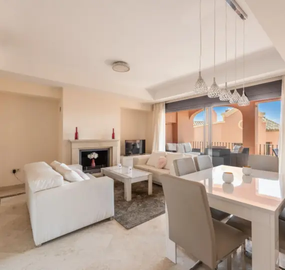 Sale of townhouse in Estepona