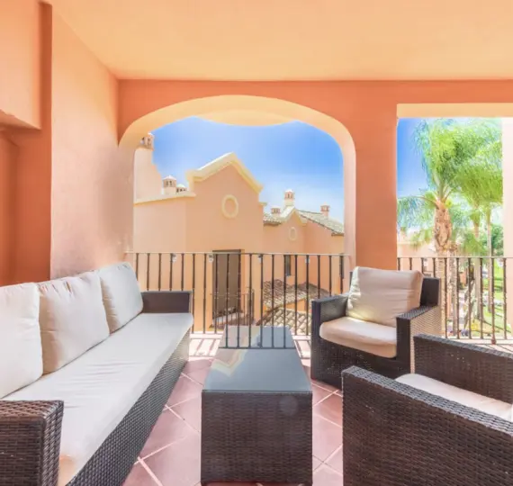 Sale of townhouse in Estepona