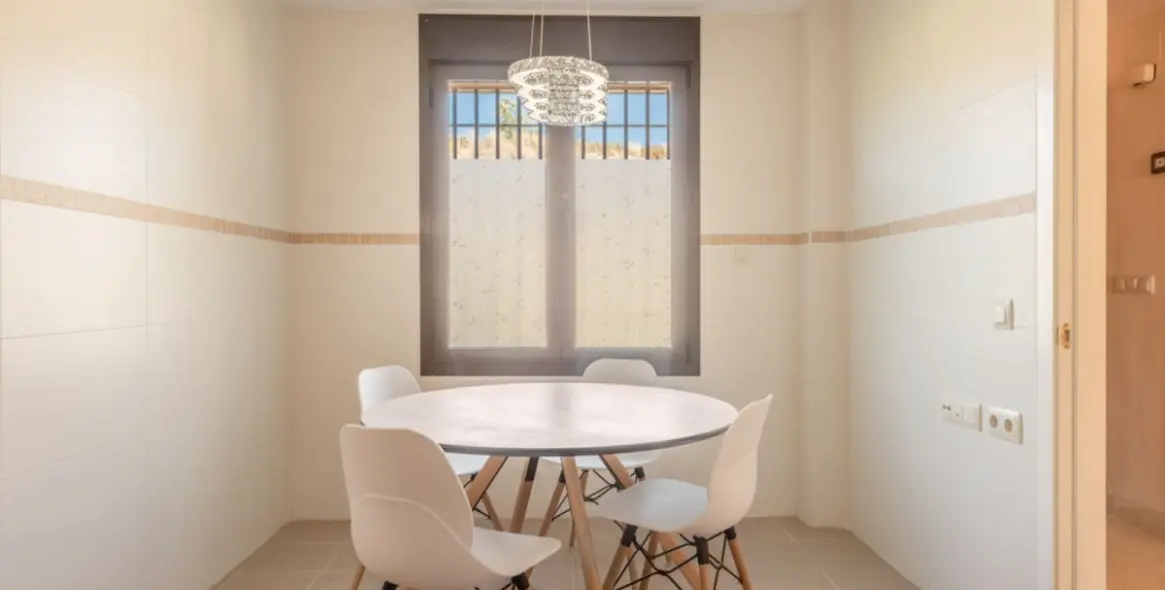 Sale of townhouse in Estepona 9