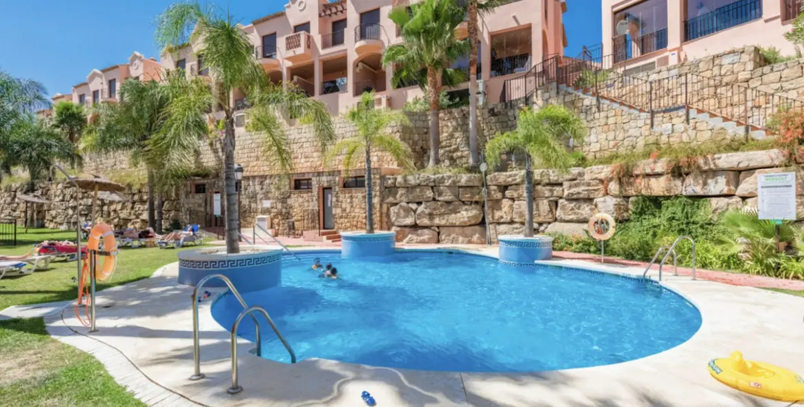 Sale of townhouse in Estepona 18