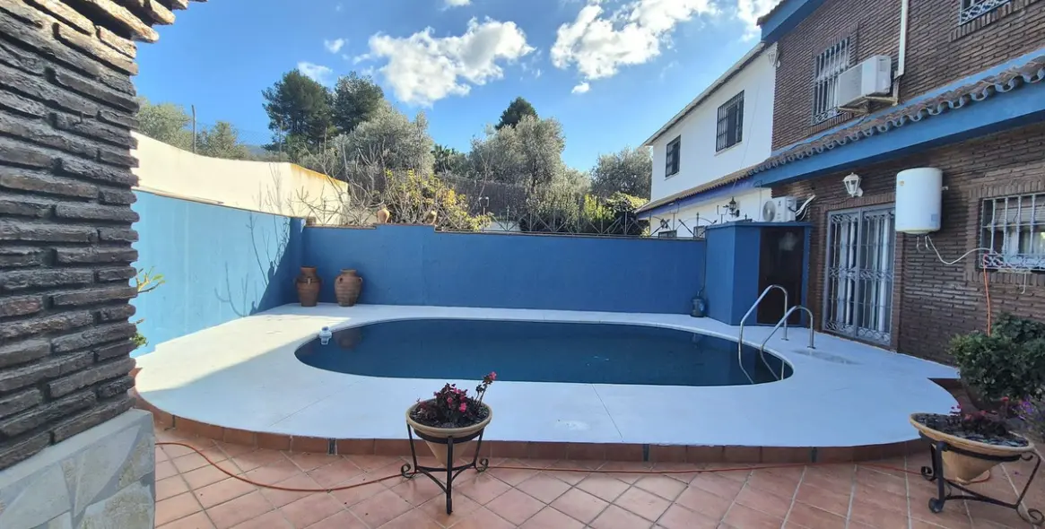 Продажа дома на две семьи в Alhaurín el Grande 3