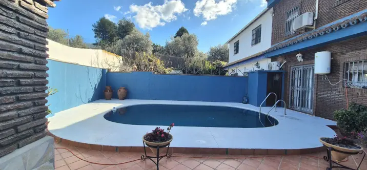 Продажа дома на две семьи в Alhaurín el Grande 2