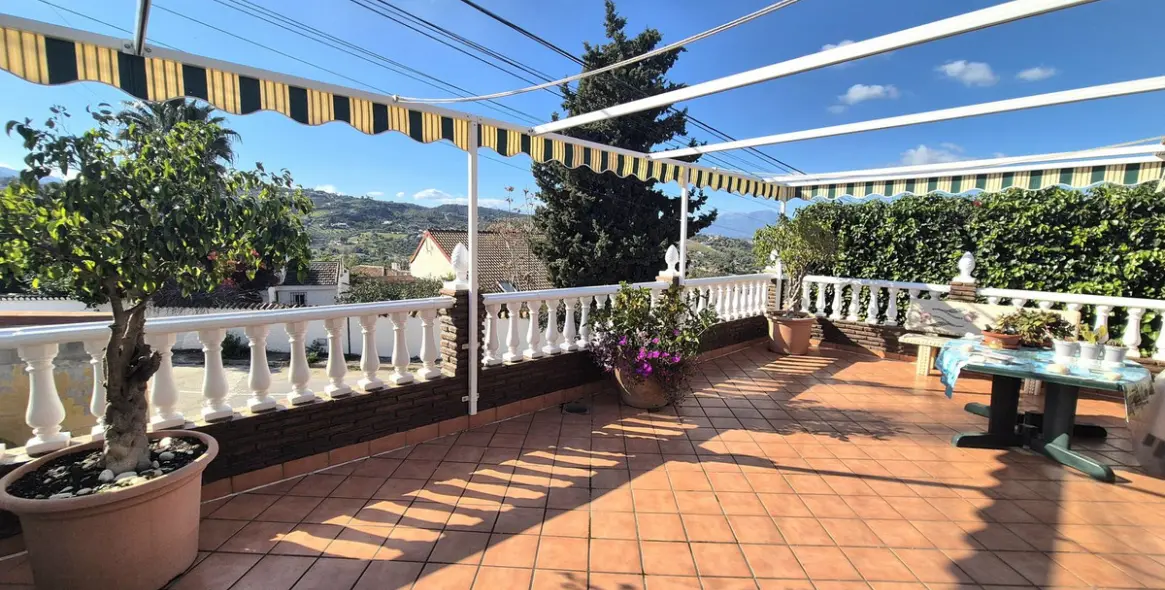 Продажа дома на две семьи в Alhaurín el Grande 4