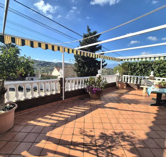 Продажа дома на две семьи в Alhaurín el Grande