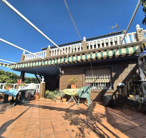 Продажа дома на две семьи в Alhaurín el Grande