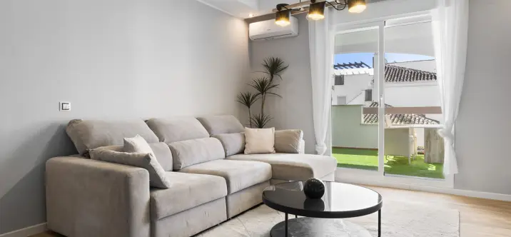 Alquiler a largo plazo de apartamento en planta baja en Nueva Andalucía 2