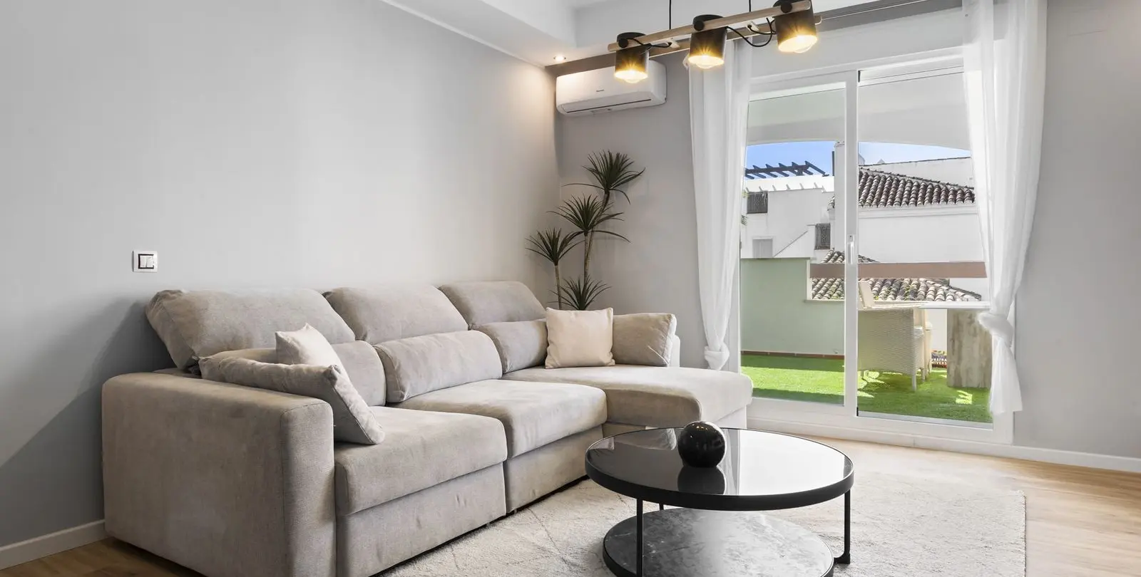 Sale of ground floor apartment in Nueva Andalucía 3