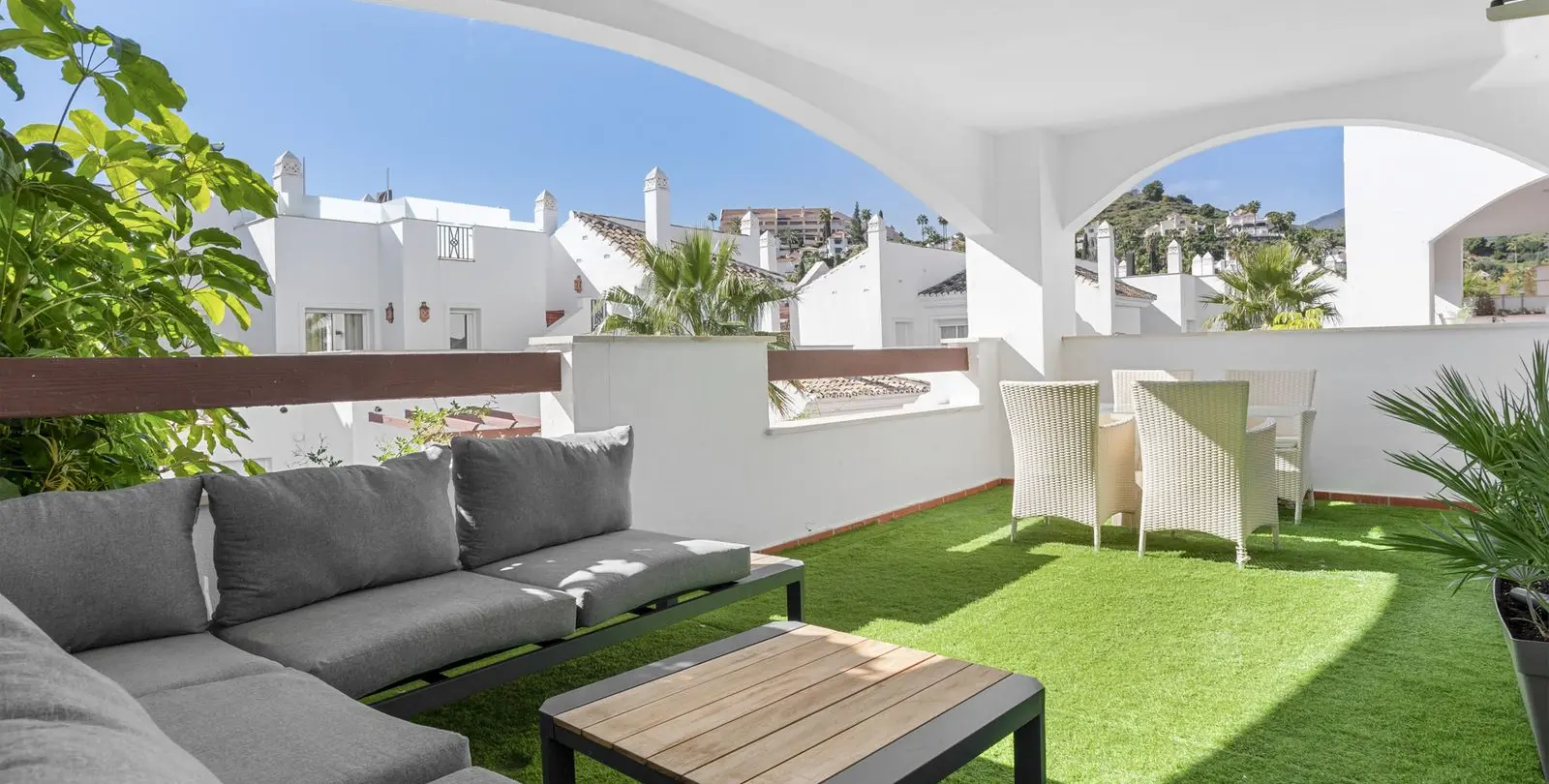 Sale of ground floor apartment in Nueva Andalucía 19