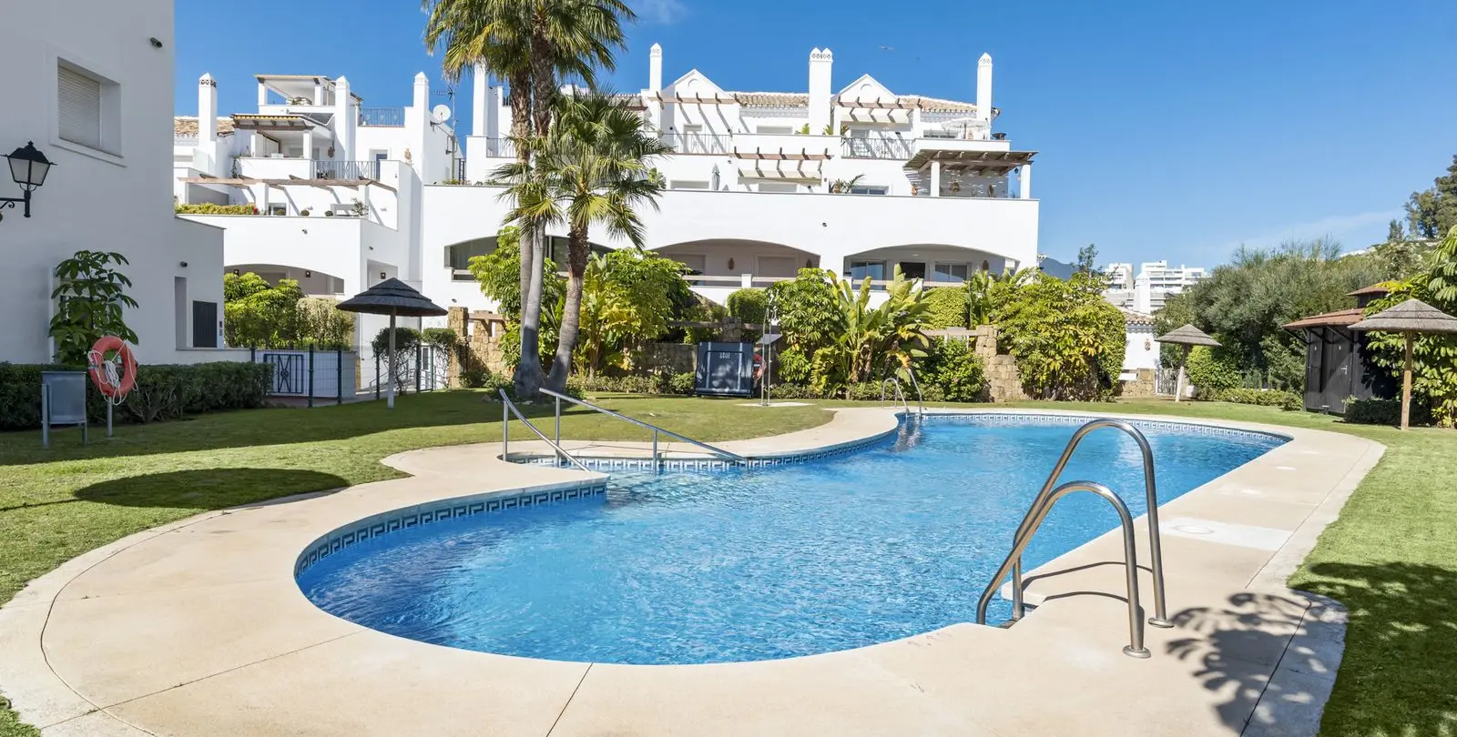 Sale of ground floor apartment in Nueva Andalucía 23