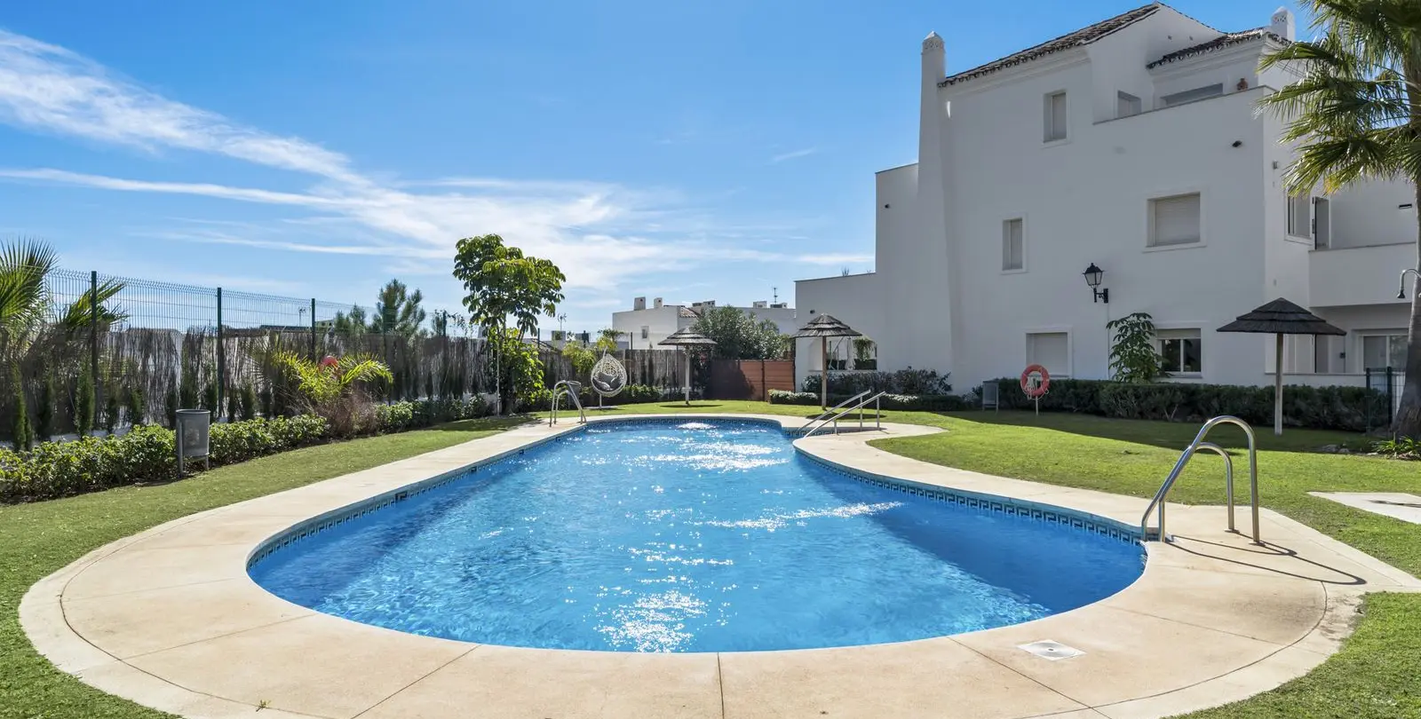 Sale of ground floor apartment in Nueva Andalucía 24