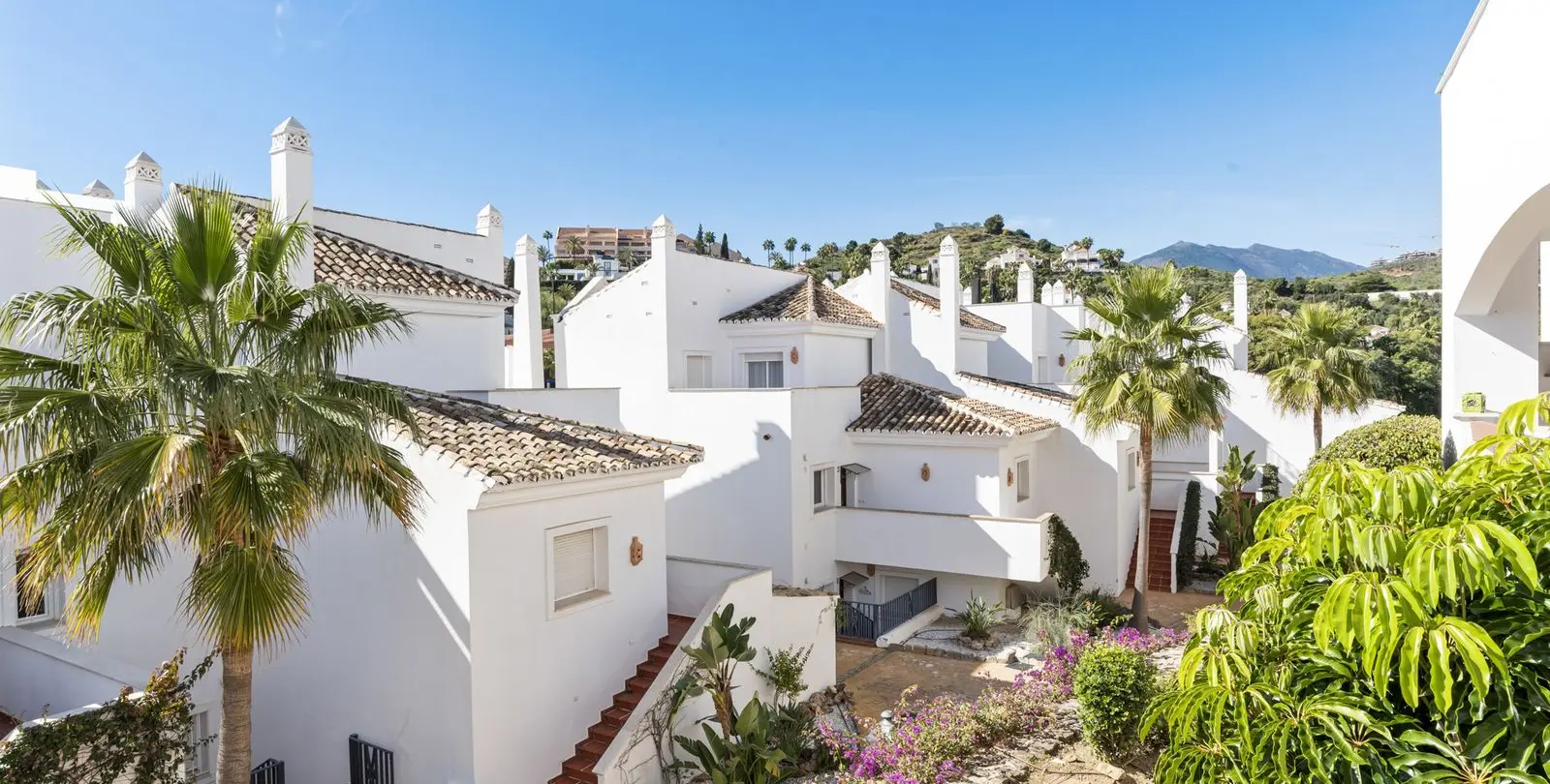 Sale of ground floor apartment in Nueva Andalucía 25
