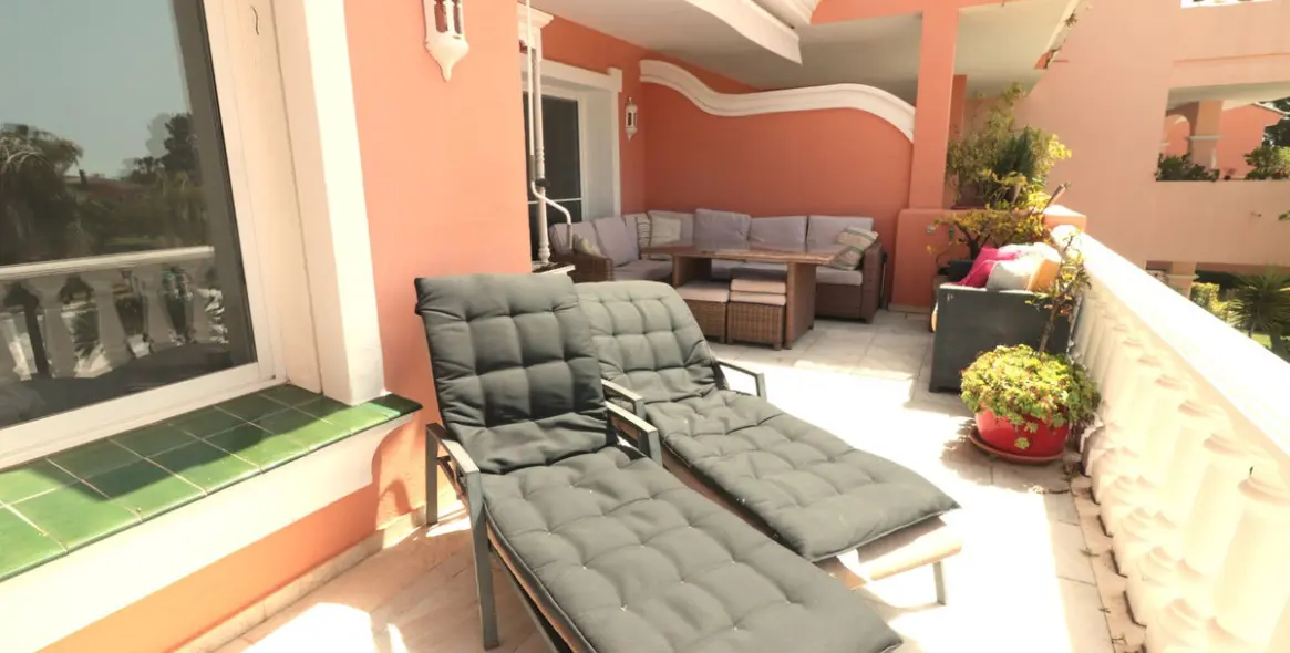 Продажа пентхауса в New Golden Mile 12