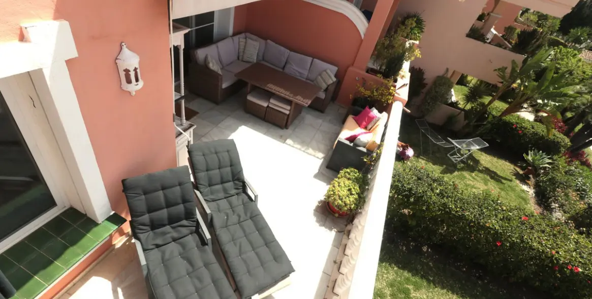 Продажа пентхауса в New Golden Mile 15