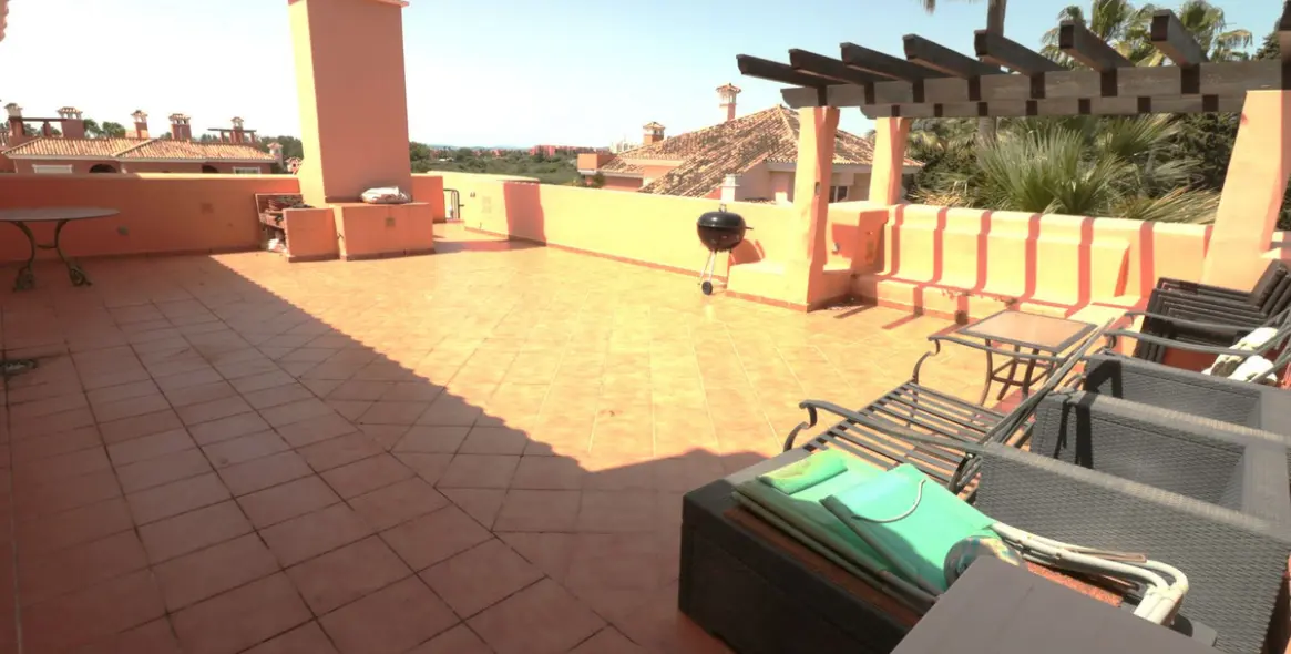 Продажа пентхауса в New Golden Mile 17