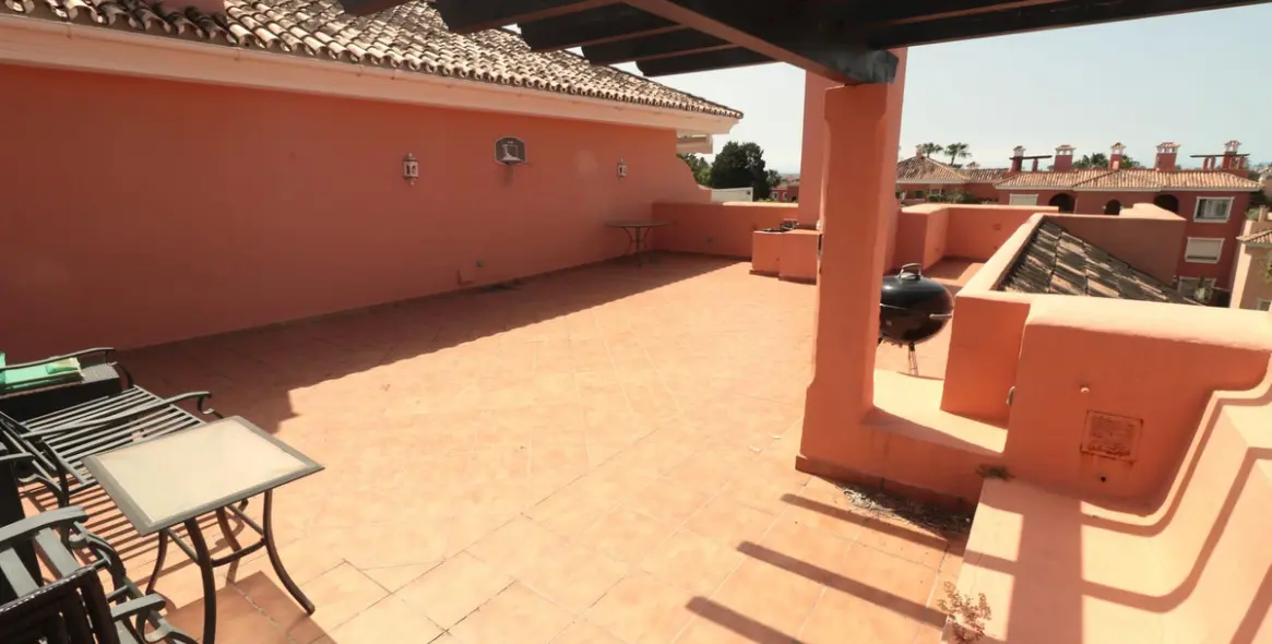 Продажа пентхауса в New Golden Mile 18