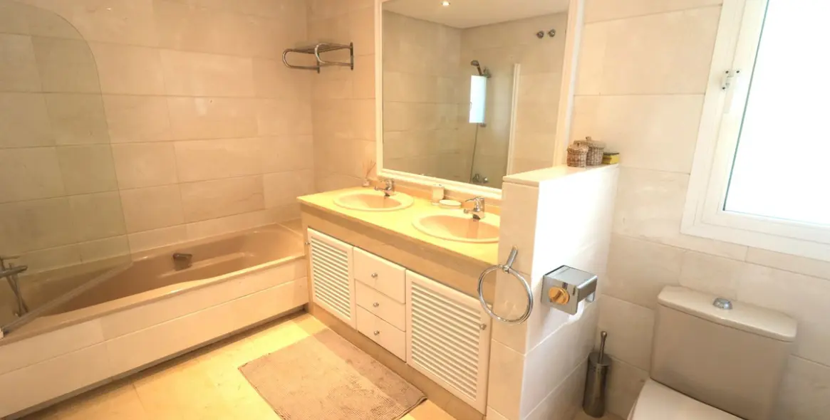 Продажа пентхауса в New Golden Mile 28