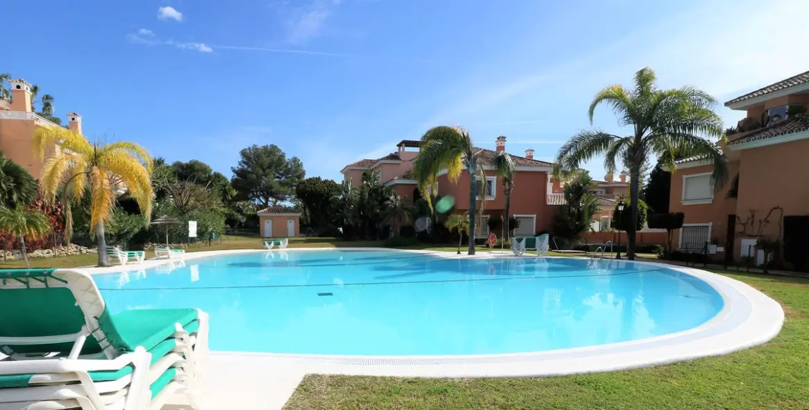 Продажа пентхауса в New Golden Mile 33