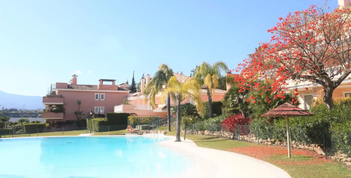 Продажа пентхауса в New Golden Mile 35