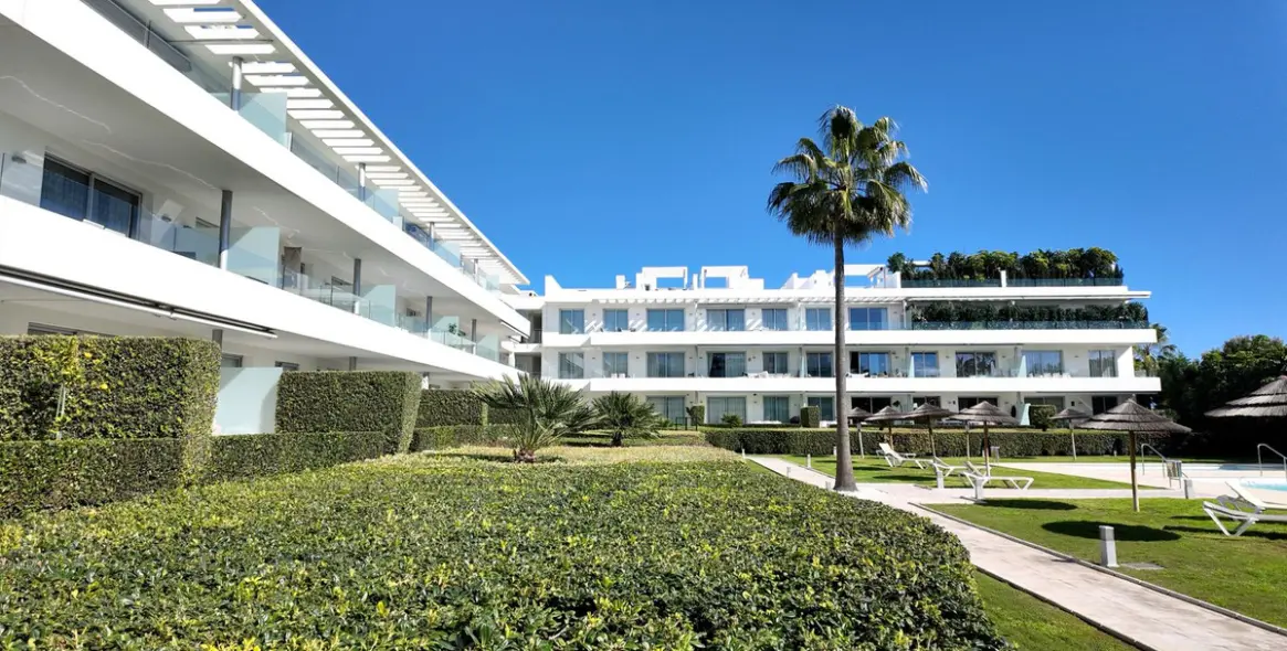 Sale of ground floor apartment in Bel Air 1