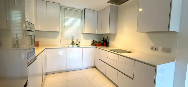 Sale of ground floor apartment in Bel Air 4