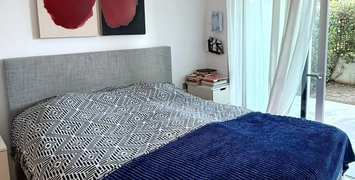 Sale of ground floor apartment in Bel Air 9