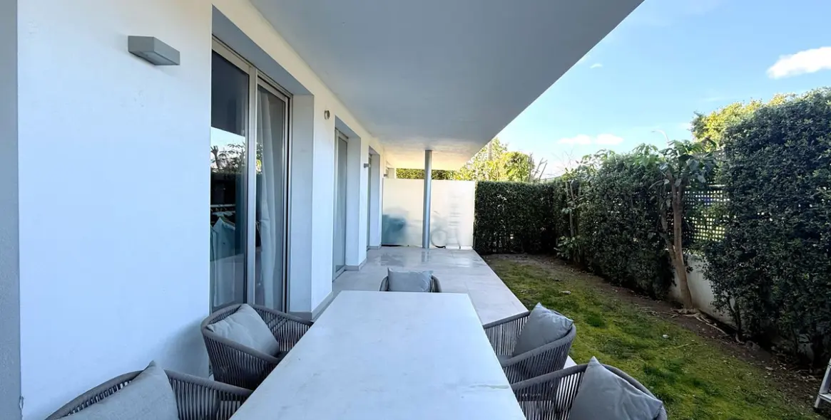 Sale of ground floor apartment in Bel Air 12