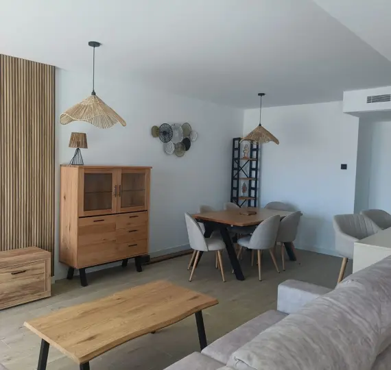 Middle floor apartment R4967974