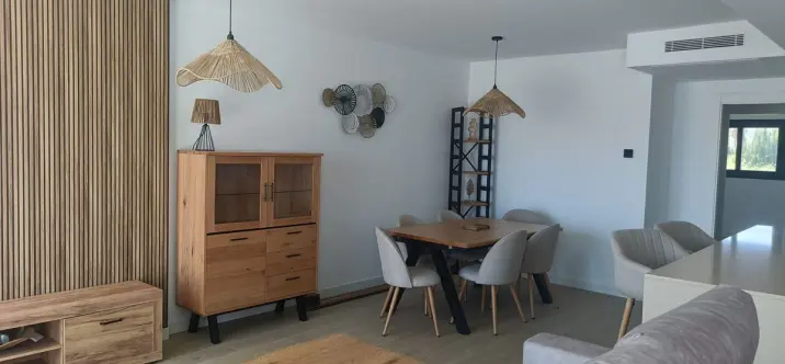 Middle floor apartment R4967974 0