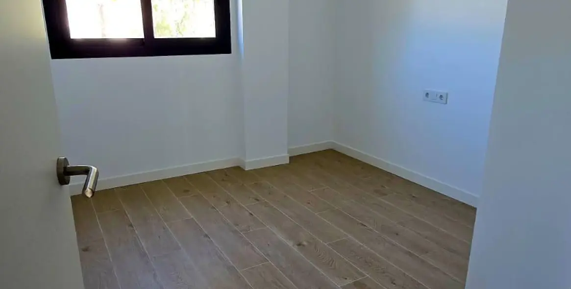 Продажа апартаментов на среднем этаже в Estepona 19