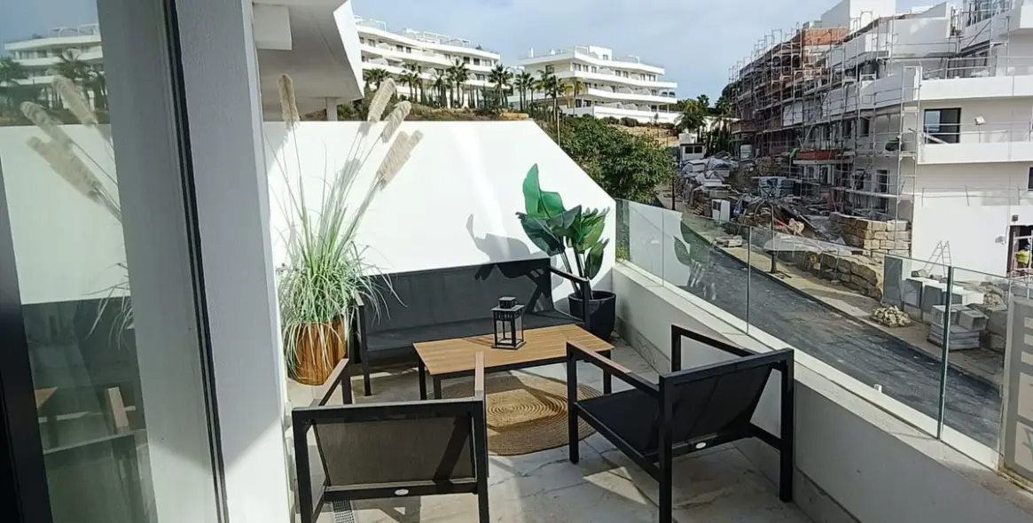 Sale of middle floor apartment in Estepona 23
