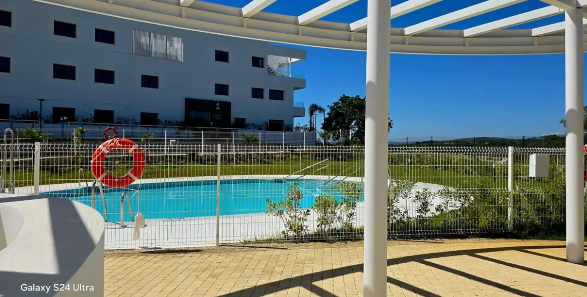 Sale of middle floor apartment in Estepona 29