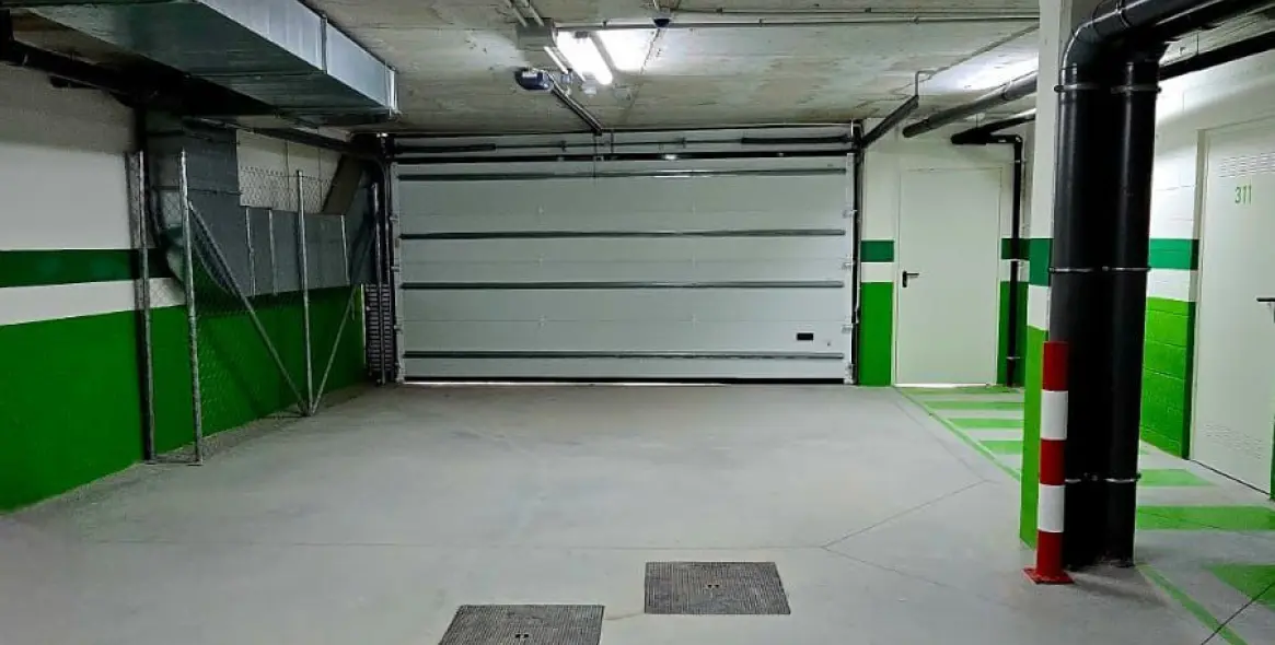 Sale of middle floor apartment in Estepona 32