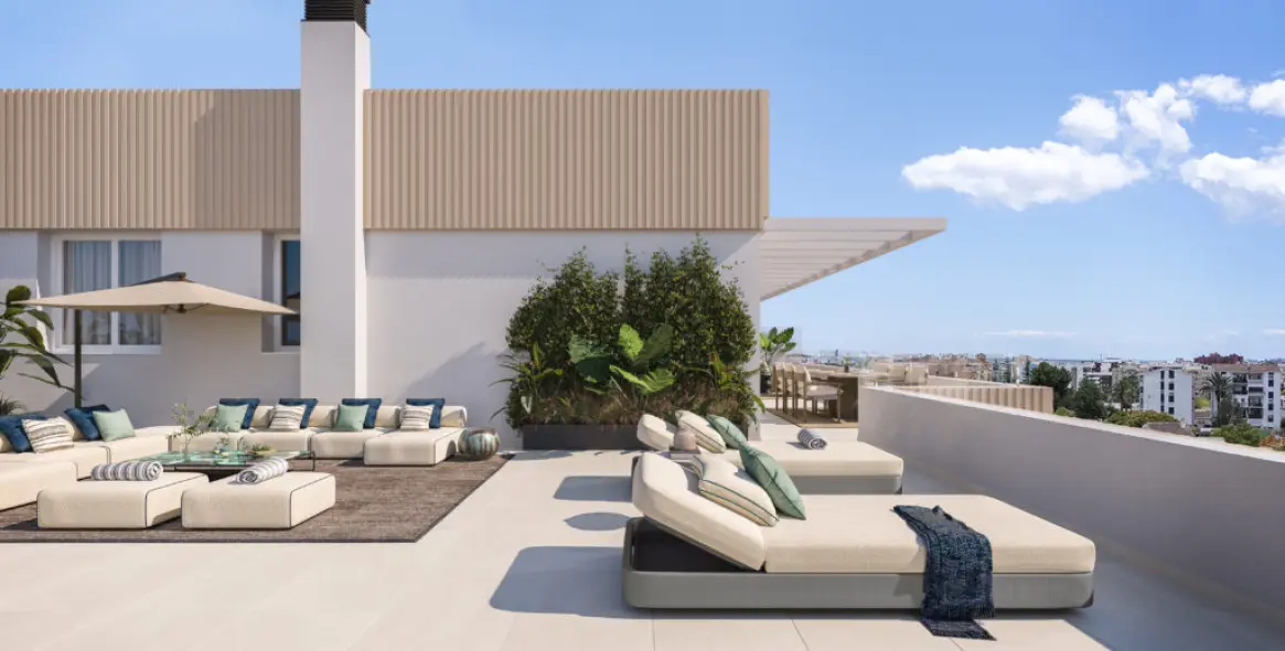 Sale of ground floor apartment in Estepona 2