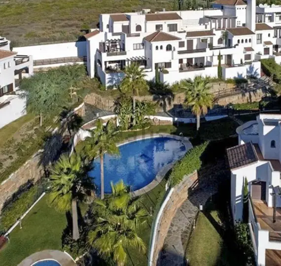 Sale of penthouse in Casares Playa