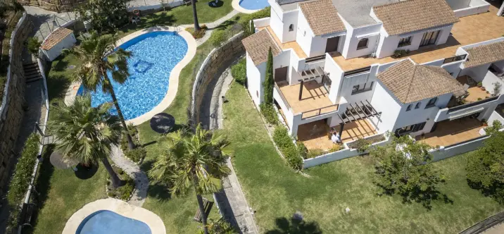 Sale of penthouse in Casares Playa 2