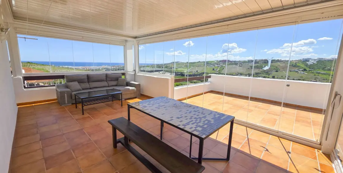 Sale of penthouse in Casares Playa 6
