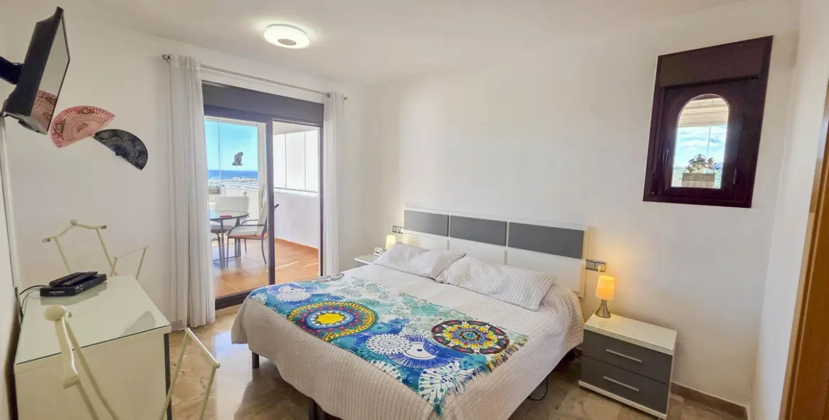 Sale of penthouse in Casares Playa 19