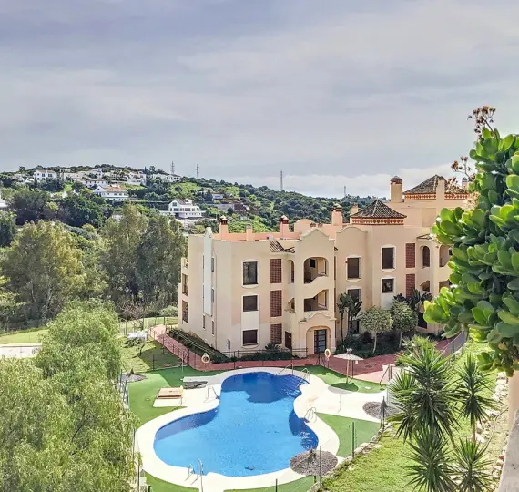 Middle floor apartment R4994188