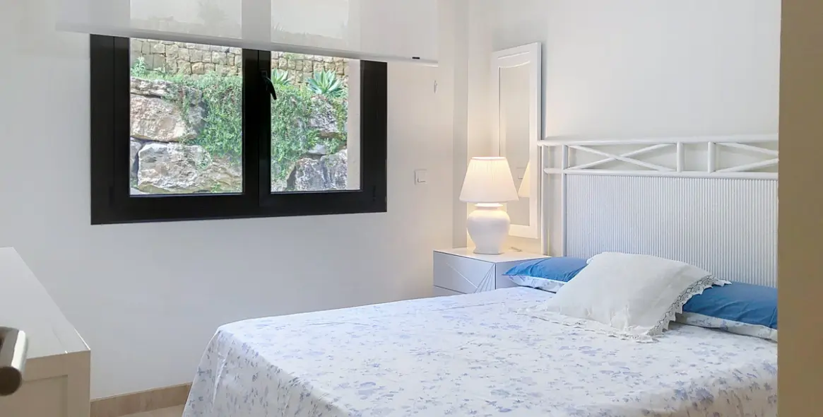 Sale of middle floor apartment in Estepona 24