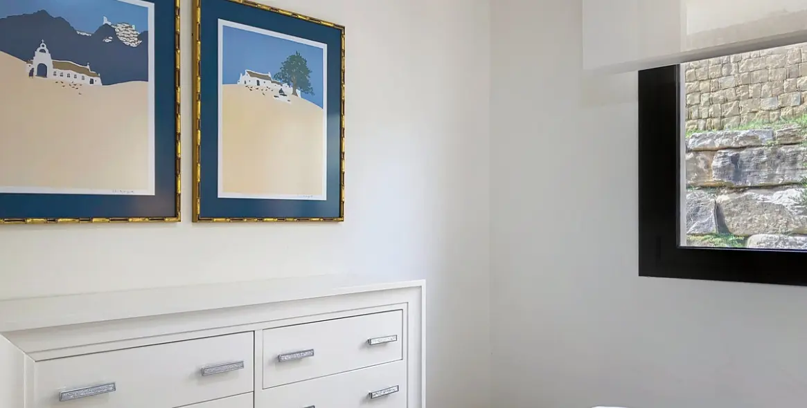 Sale of middle floor apartment in Estepona 26