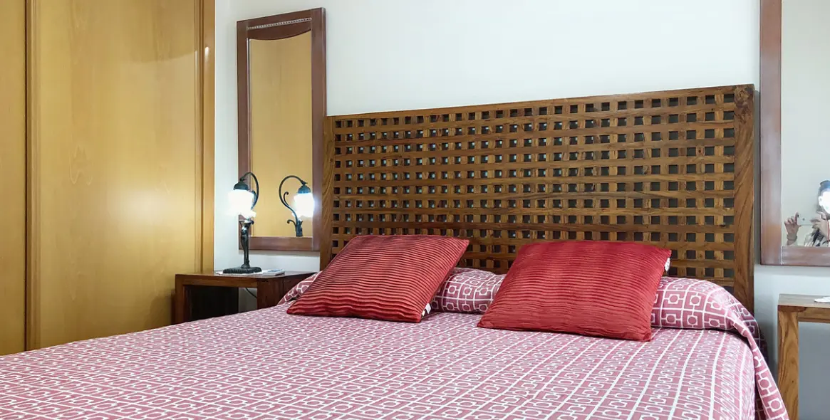 Sale of middle floor apartment in Estepona 32