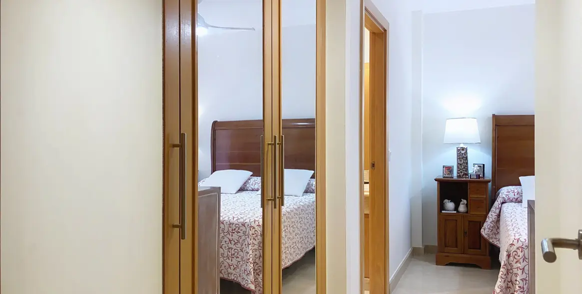 Sale of middle floor apartment in Estepona 34