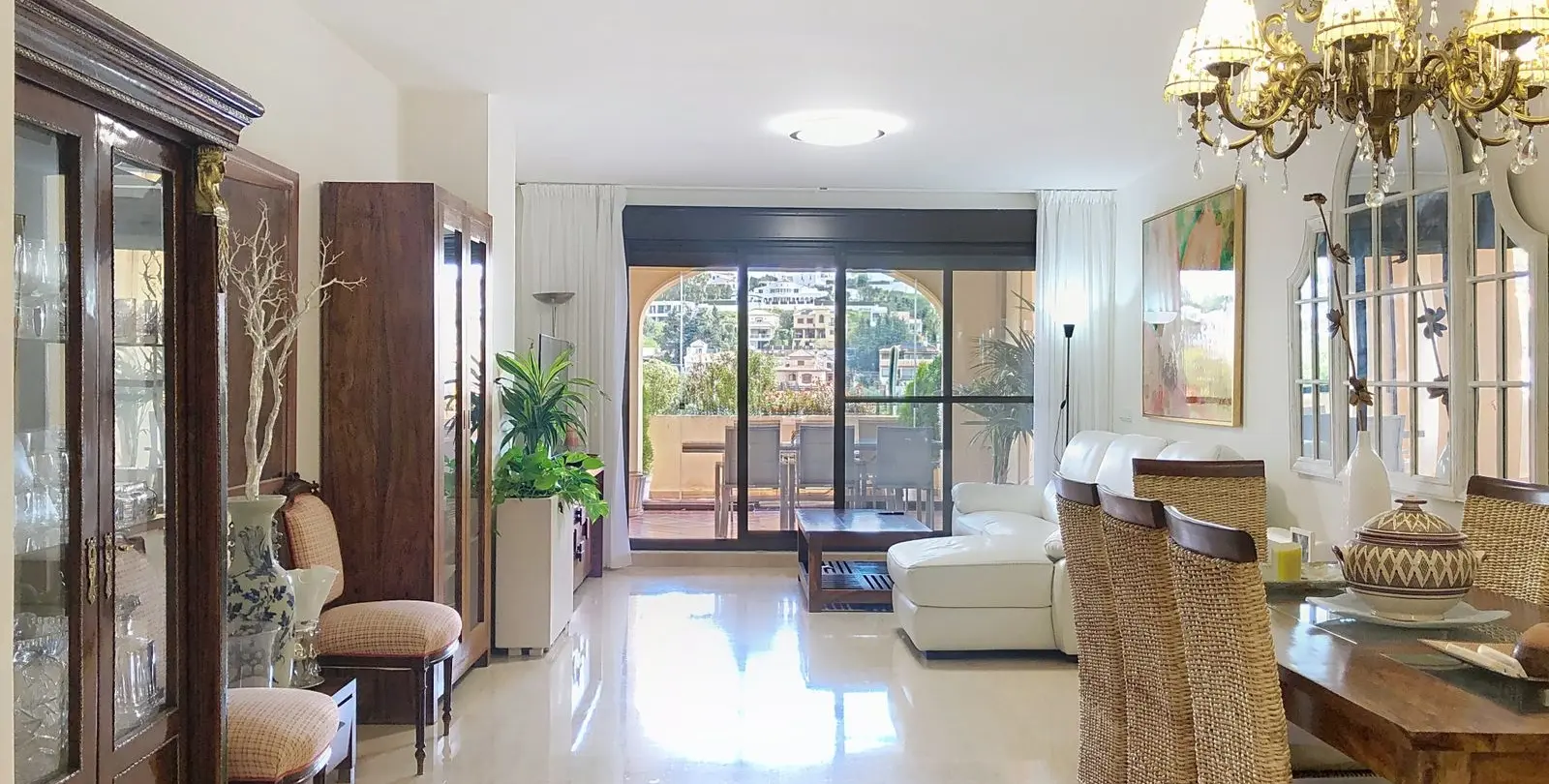 Продажа апартаментов на среднем этаже в Estepona 7