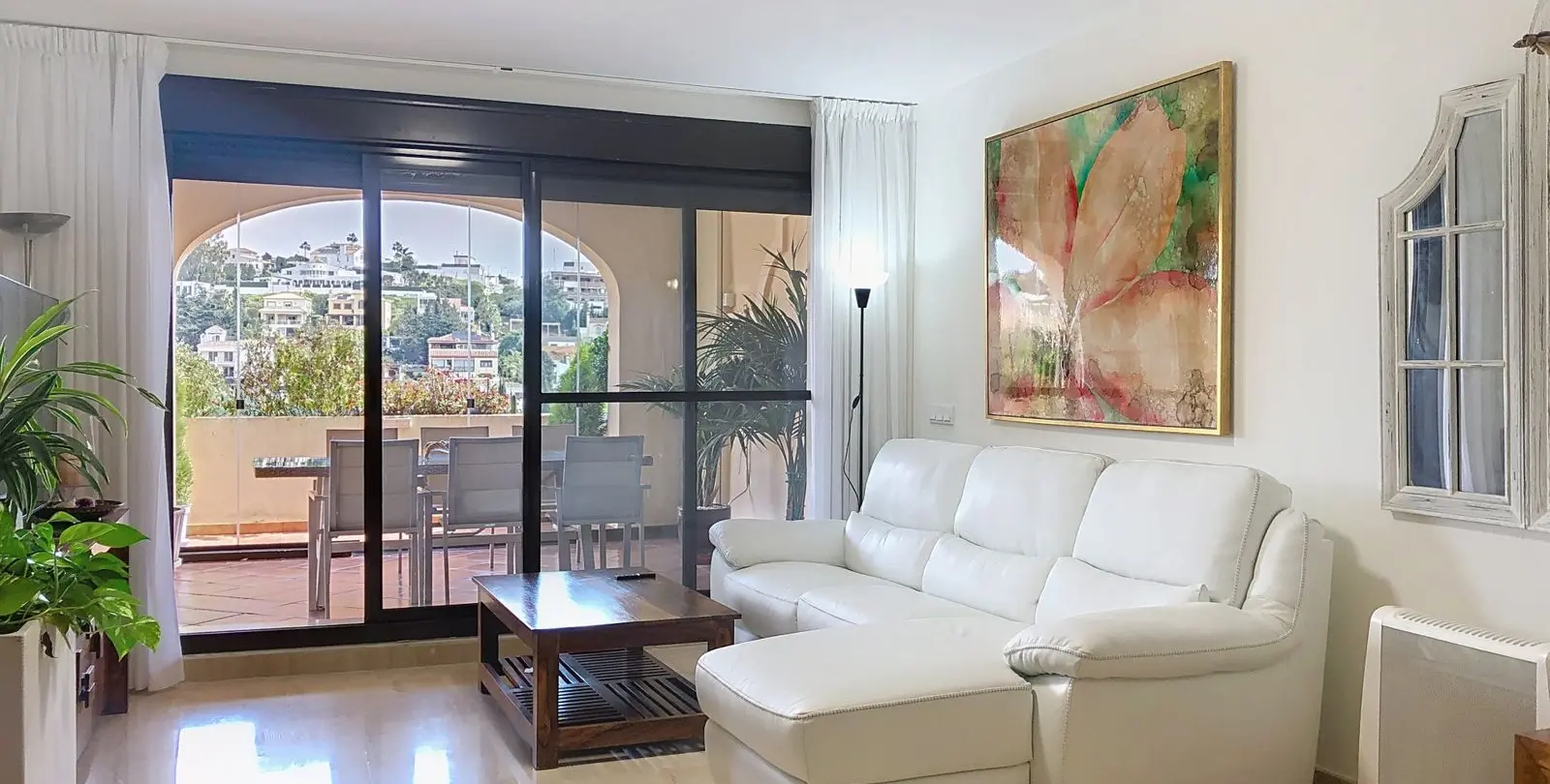 Продажа апартаментов на среднем этаже в Estepona 8