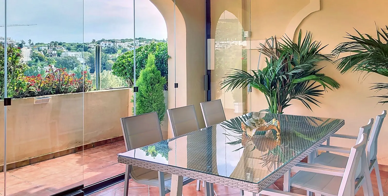 Продажа апартаментов на среднем этаже в Estepona 15