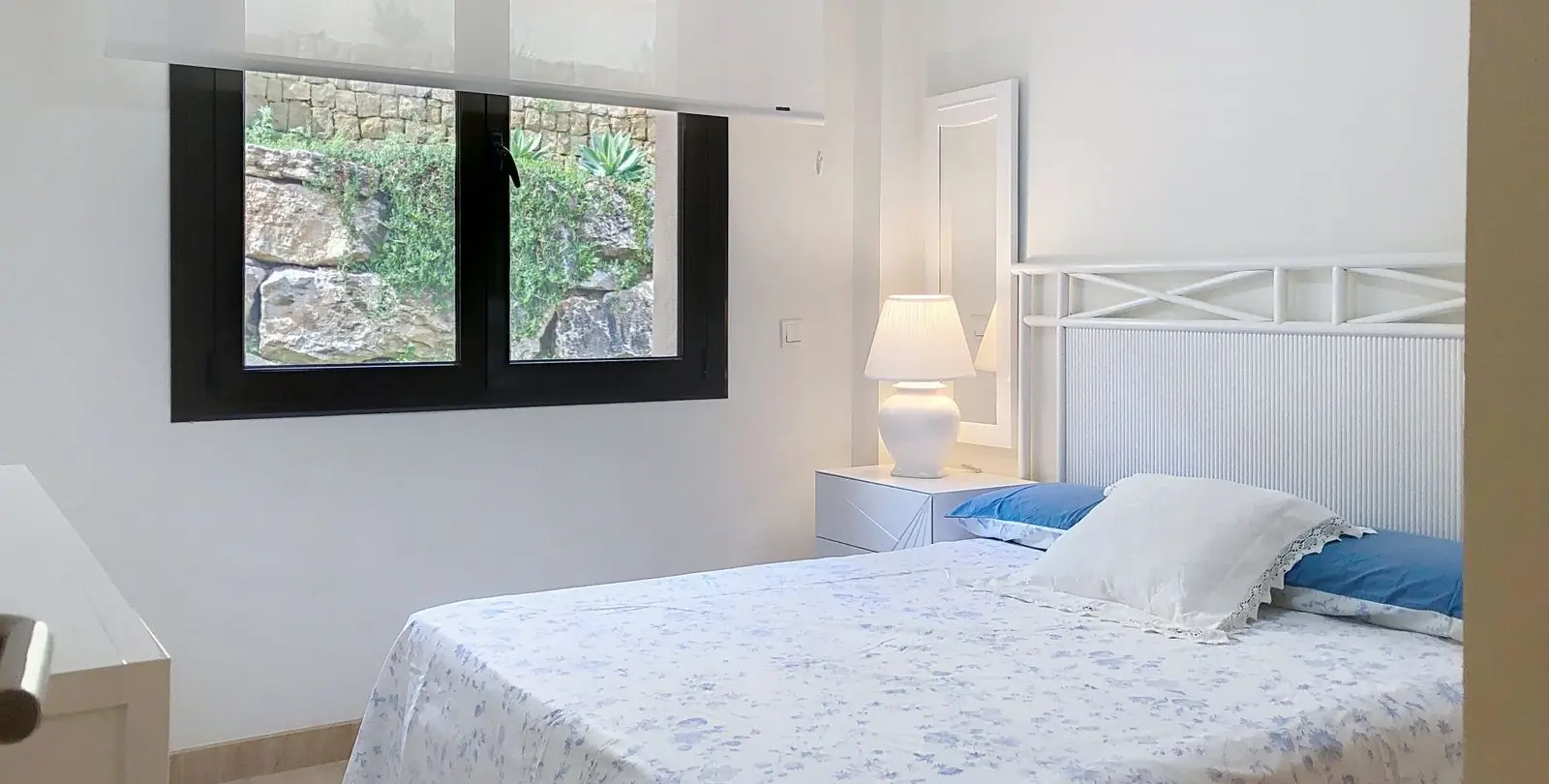 Продажа апартаментов на среднем этаже в Estepona 25